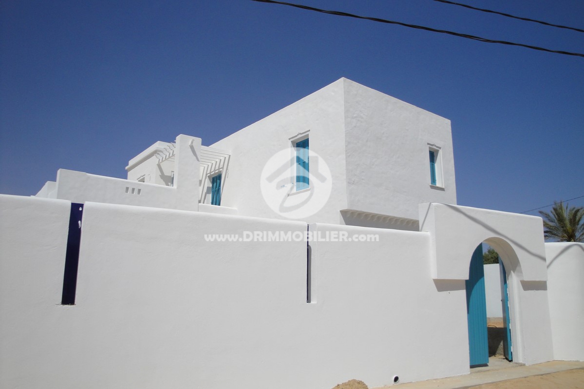 V 017 -                            Vente
                           Villa avec piscine Djerba
